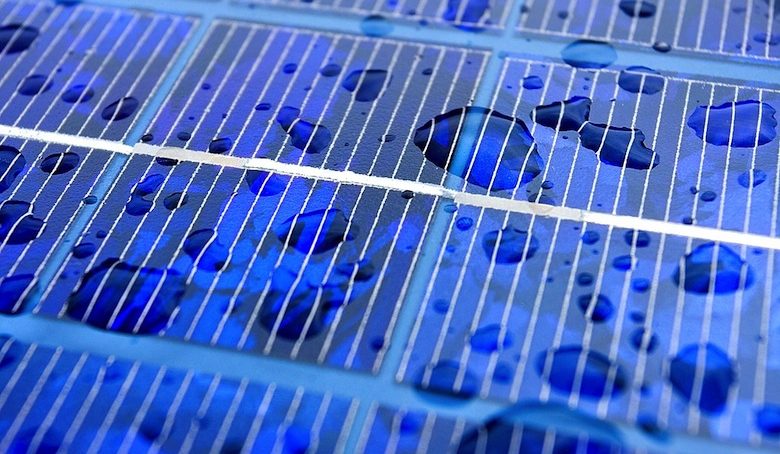 Des panneaux photovoltaiques capables de capter énergie eau pluie et soleil